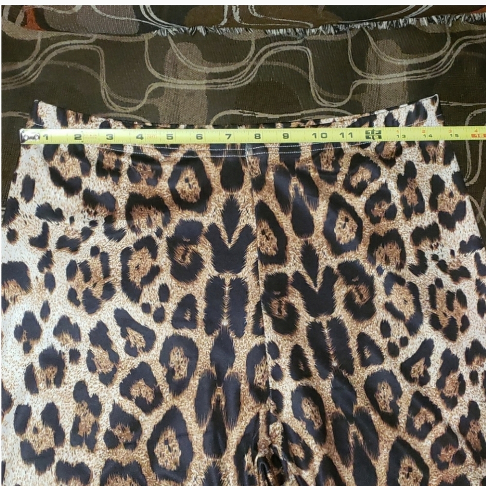 🤎 High Rise Biker Shorts- Leopard Print 🤎 - Picture 2 of 2